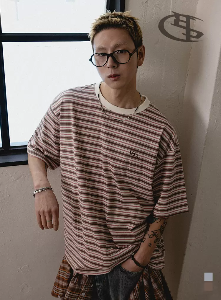 BC 로고 멀티 스트라이프 반팔 티셔츠 (BROWN)