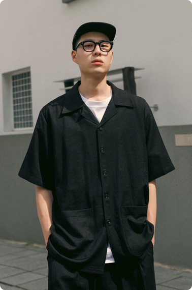 OPEN COLLAR LINEN HALF SHIRT 블랙 셋업