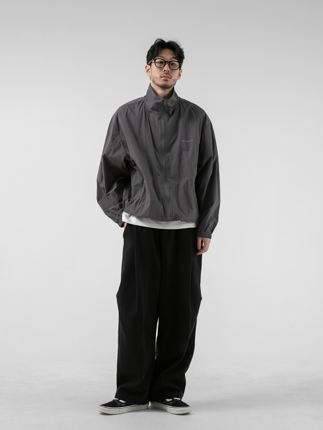 22 원턱 파라슈트 벌룬 스웨트팬츠 블랙