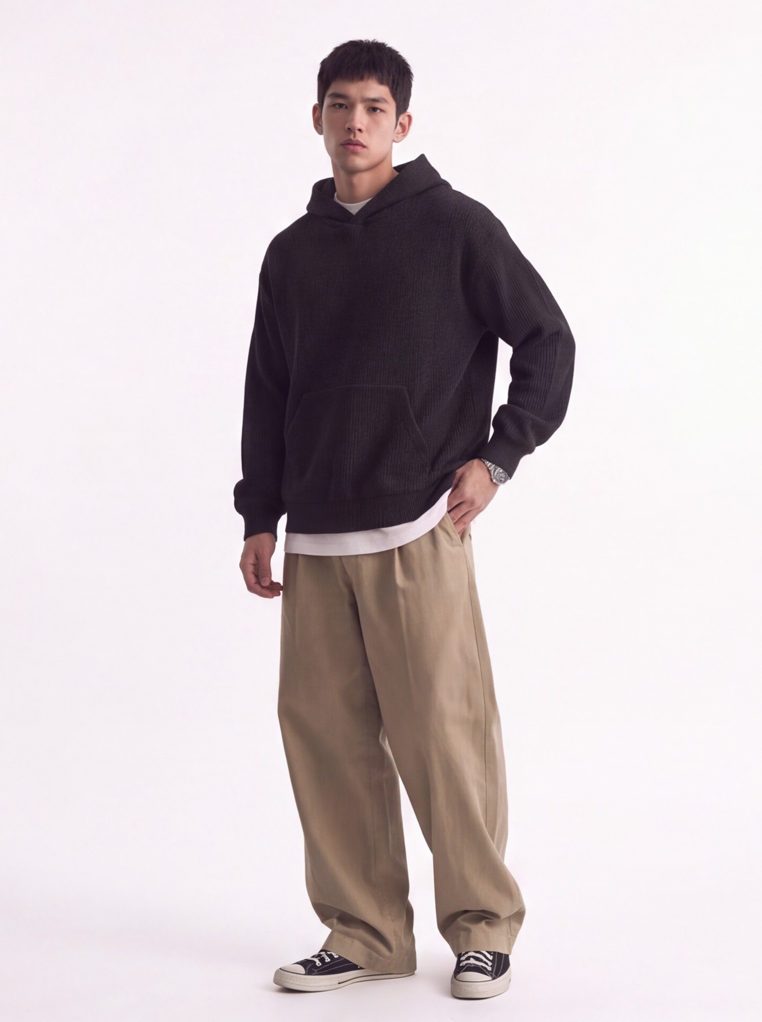 블랙 후드 착용컷