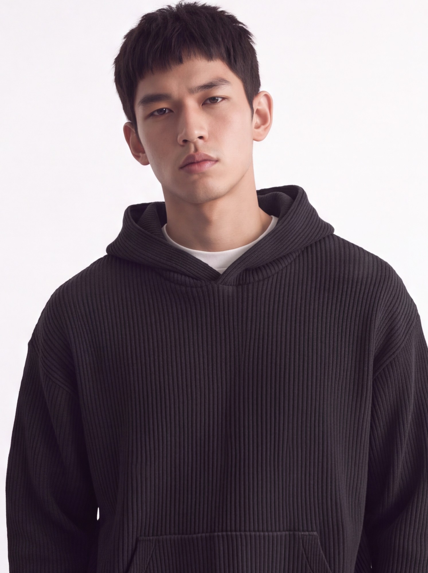 블랙 후드 착용컷