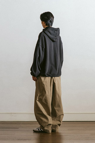 Pit Pocket Dart Chino Balloon Pants