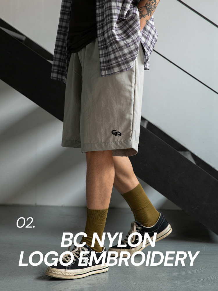 [1+1] BC 나일론 로고자수 하프팬츠
