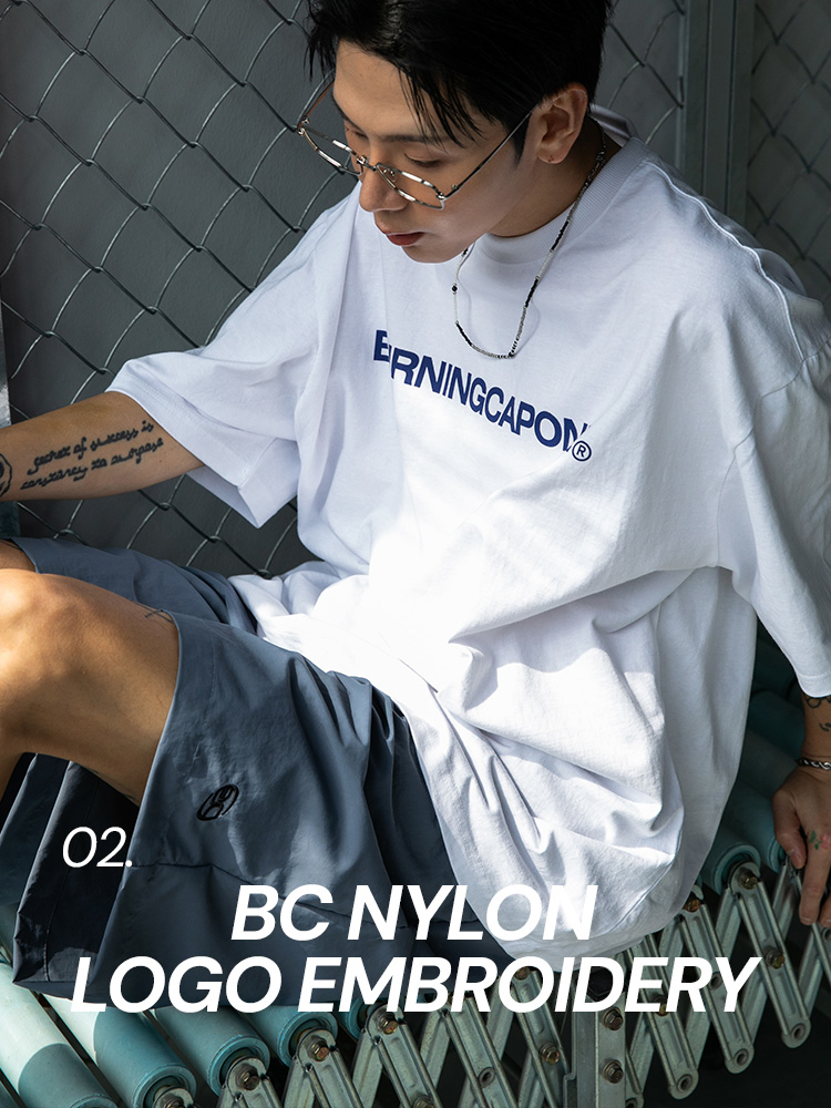[1+1] BC 나일론 로고자수 하프팬츠
