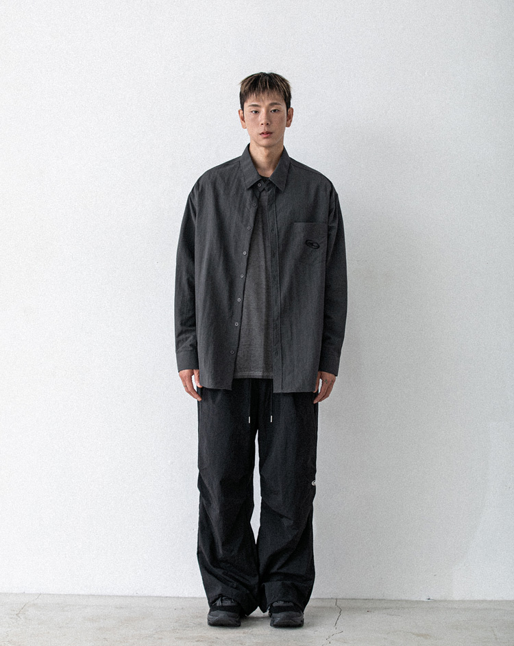 BC 나일론 포켓로고 셔츠 (CHARCOAL)