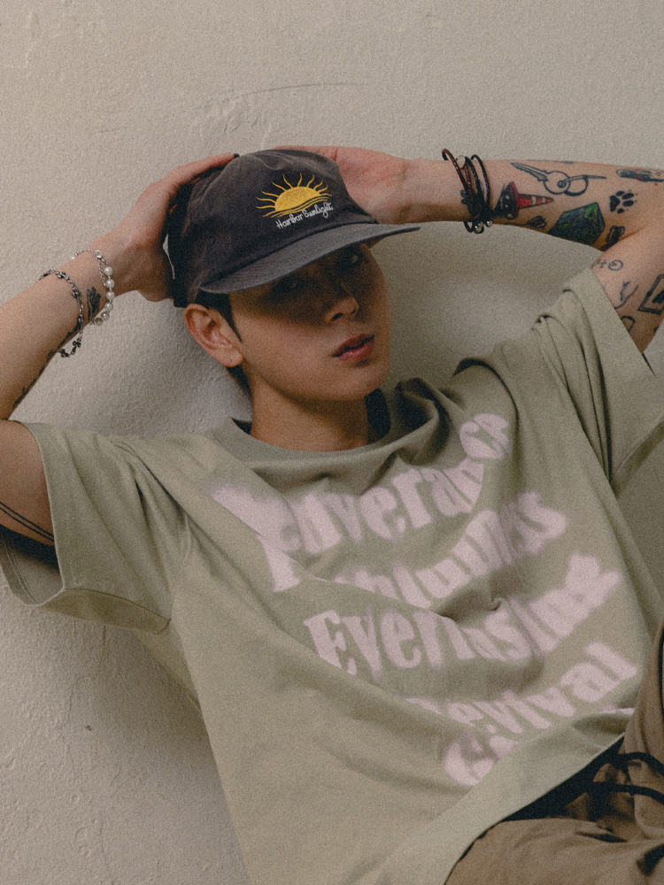 BC 페인트 블러 반팔 티셔츠 KHAKI