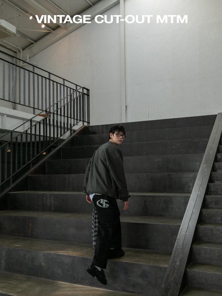 BC 빈티지 데끼절개 맨투맨 (CHARCOAL)