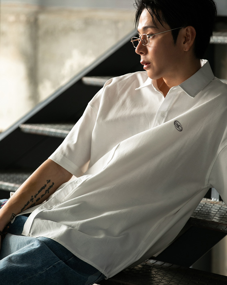 BC 엠블럼 피그먼트 반팔셔츠 (WHITE)